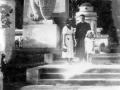 zdjęcie z VI/1937 - Cmentarz Obrońców Lwowa -Campo Santo - od lewej stoją;  Zofia Moskal  , Antoni  Saran, Stasia  Gawle